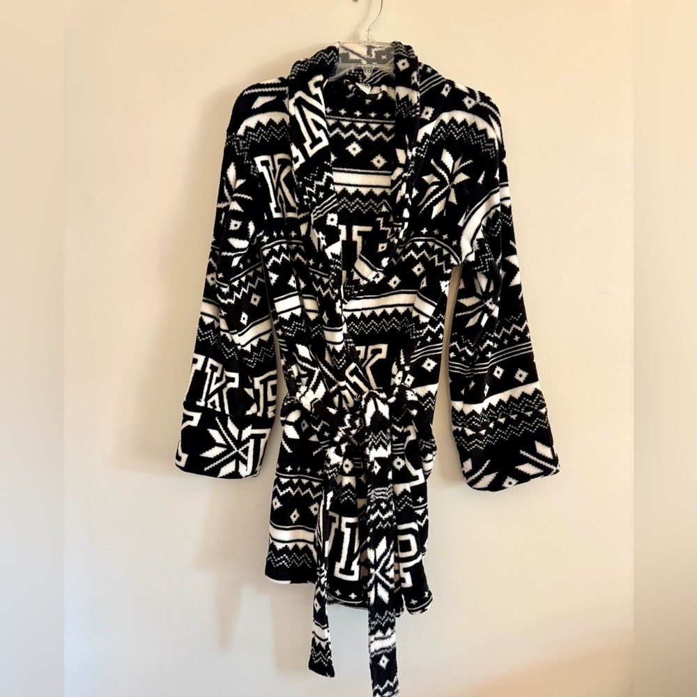 PINK Black and White Fleece robe XS S Victoria Secret